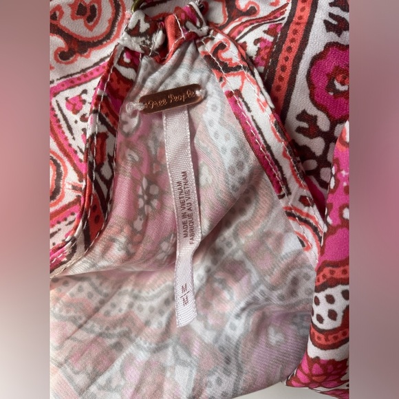 FREE PEOPLE PINK PRINTED SILKY SCARF TOP SIZE MEDIUM - Picture 7 of 8
